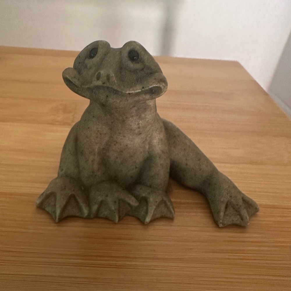 Vintage Quarry Critters Frita Frog Figurine Second Nature Design Solid Quality